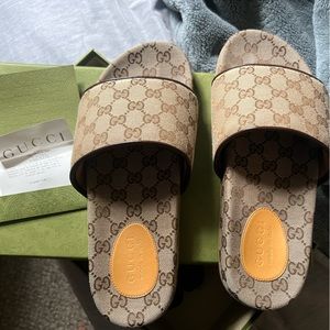 AUTHENTIC MEN'S GG CANVAS SLIDE SANDAL